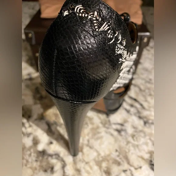 ALAIA Designer heels from Paris - Picture 6 of 8